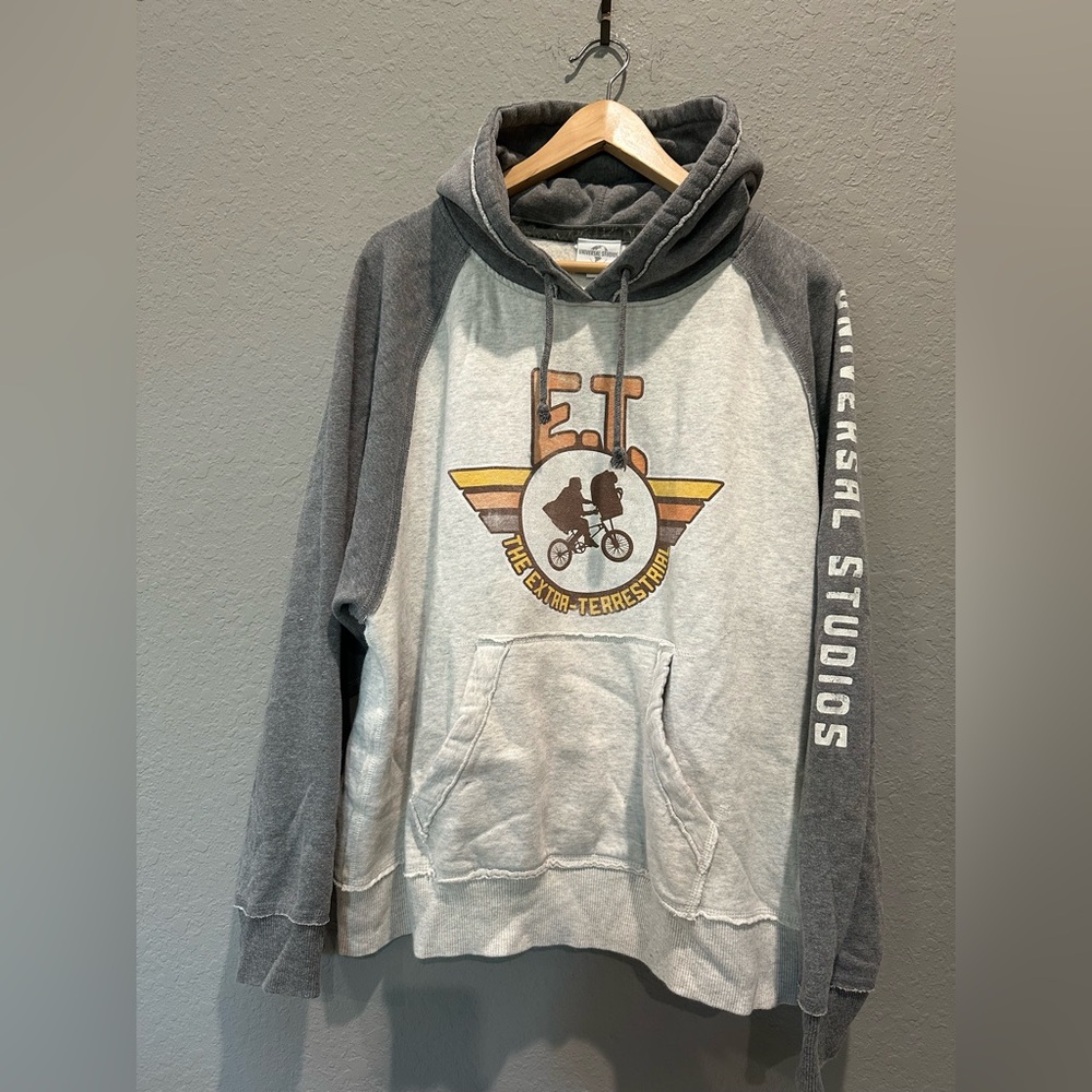 Universal Studios E.T. The Extra-Terrestrial Hoodie Sz M
Kangaroo pocket